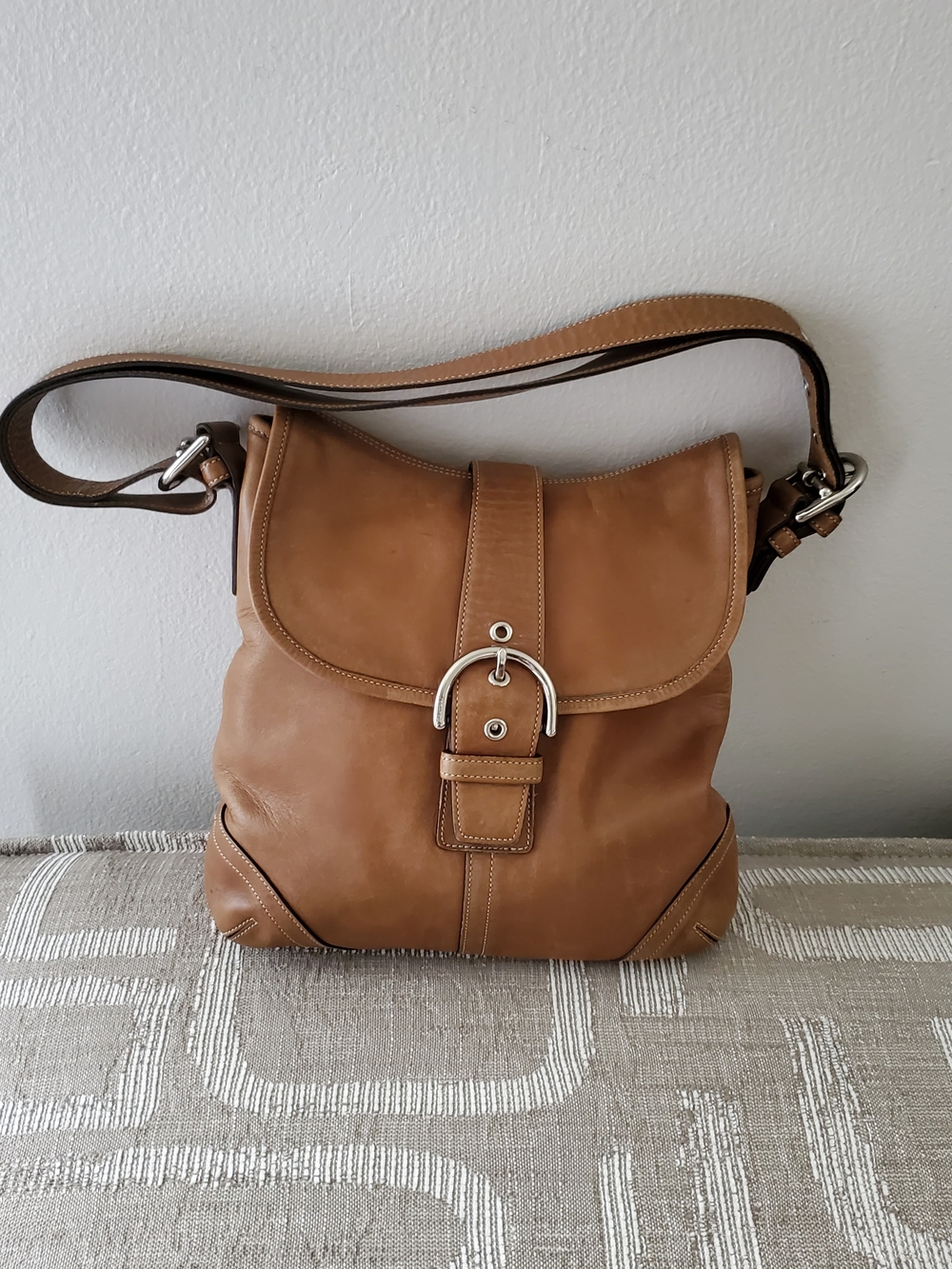 Coach Tan Leather Shoulder Bag with Silver Hardware Excellent Vintage Condition